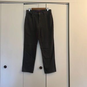 Dark green jean pant in size 10